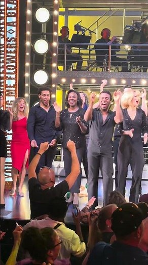 Final Broadway Bow & A Message From Neil Diamond | THE NEIL DIAMOND MUSICAL: A BEAUTIFUL NOISE