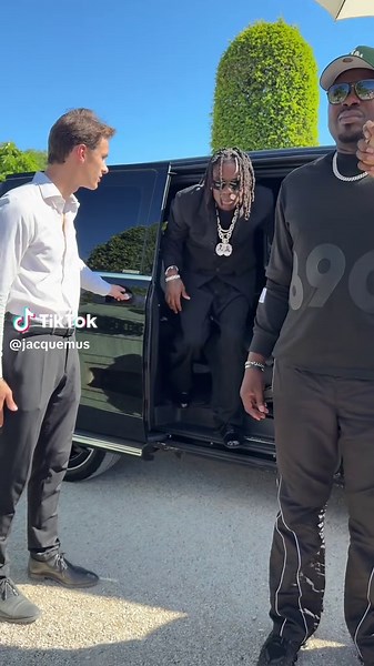 @Rema spotted arriving at the #Jacquemus show. #Rema | rema