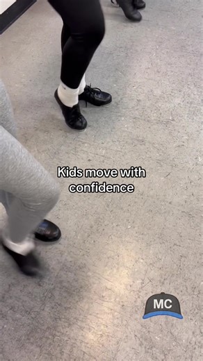 This kind of music helps dancers lock into a pattern without overthinking it. Once the rhythm settles, their confidence shows up. I make instructional, classroom-ready dance music so classes run smoother. Everything is organized for teaching on Patreon when you want the full system. #danceteachers #danceclassmusic #preschooldance #elementarydance #danceeducator