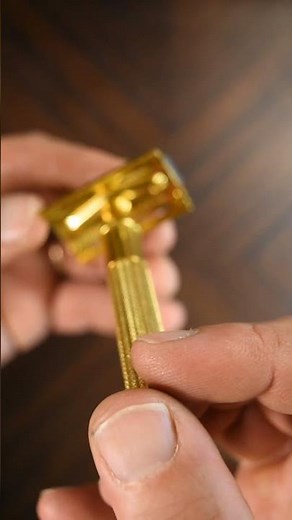 ASMR | 1940's Vintage Gillette HEAVY GOLD TECH Razor. #asmr #wetshaving #safetyrazor #old #razor