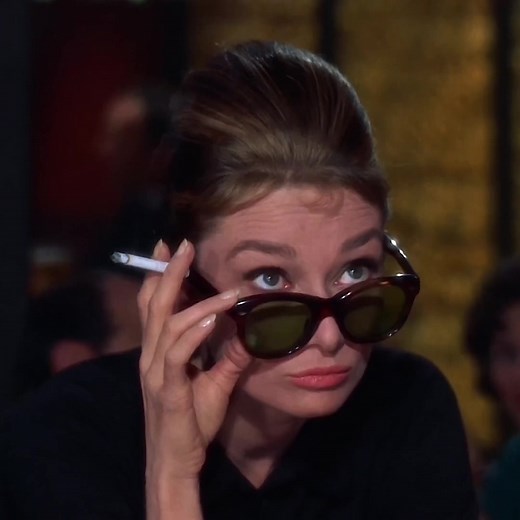 breakfast at tiffany’s. 🎀 #hollygolightly #breakfastattiffanys #1960s #audreyhepburn #audreyhepburnedit #foryou #fyp #1960sfashion