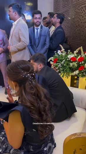 827K views · 10K reactions | Love is all about surprises and this groom just raised the bar! Watch the amazing surprise performance he put on for his bride on their wedding day. ❤️ #GroomSurprise #WeddingDay (via Mad over thumkas) | WedMeGood | Facebook