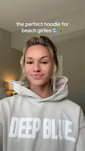 The Foam Hoodie from Deep Blue. Wearing a size large 🤍 🌊