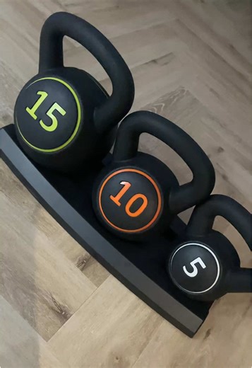 Set of 3 Kettlebells . . Morning ARM 💪 training 😅 . . #kettlebell #weightlifter #gain #train #arms