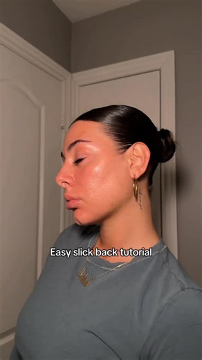 Izzy Santulli on Instagram: "My HIGHLY REQUESTED slick back bun tutorial 🙂‍↕️ #slickbacktutorial #hairtutorial #easyslickback"