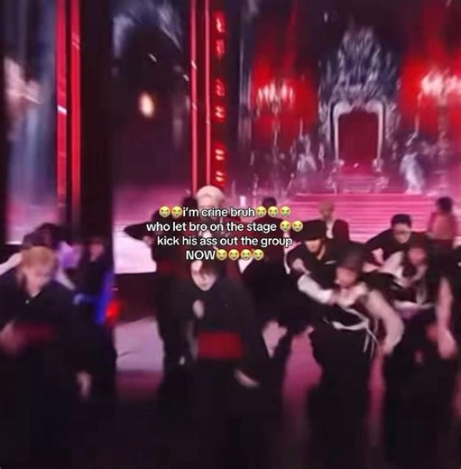 dih swinging left and right n she call me papi 😂😂 | #ateezmingi #ateez #aestheic #kpop