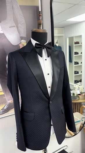 Dark Navy Texture Tuxedo Suit with Satin Peak Lapel