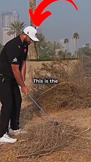 54K views · 121 reactions | The STRANGEST Shot Ever In Golf History ⛳ #reelschallengereelschallenge | Golf Hub | Facebook