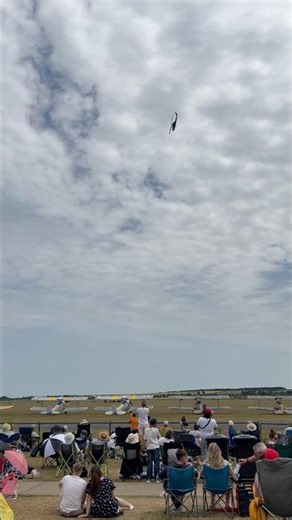AH-1 Cobra Display Dive & Low Pass – Duxford Airshow 2025