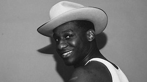 Lirik Lagu Why Don't You Touch Me - Leon Bridges