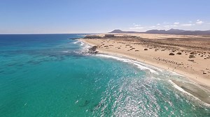 17K views · 1.2K reactions | What coast of Fuerteventura these stunning turquoise beaches belong? a) West b) South c) North | Fuerteventura | Facebook