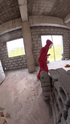 Moneyheist parkour free running PoV #rooftop #parkourfreerun #parkourlife #shortslife