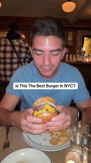 They say the best burger in NYC comes from this restaurant! 🍔 📍Red Hook Tavern 329 Van Brunt Street, Brooklyn, NY #burger #hamburger #foodblog #nycfood #brooklynrestaurants