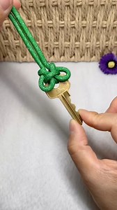 How to tie a key into a necklace #crafts #diy #bracelet | Craft 1 Minute