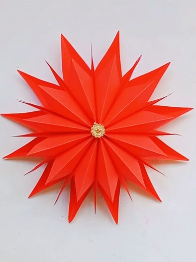 DIY Beautiful 3D Snowflake Craft