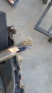 167K views · 822 reactions | Solda vídea #usinagem #machine #machining #truck #gambiarra #torneiromecanico #welding #torno #cnc #volvofh #scania #soldador #mecânico #Índia #Brasil #automobile | Vida de torneiro mecânico | Facebook