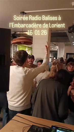 Joëlle CAPITAINE on Instagram: "J'ai été ravie de partager les platines avec Damien, Gaël, Anthony et Achille hier soir à l'Embarcadère #radiobalises #lembarcadere"