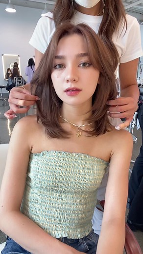 海外風カーテンバングとレイヤーカットの魅力