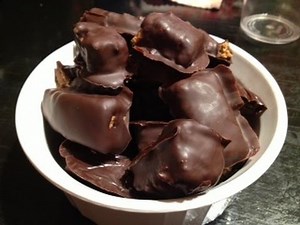 Easiest Homemade Butterfinger Candy