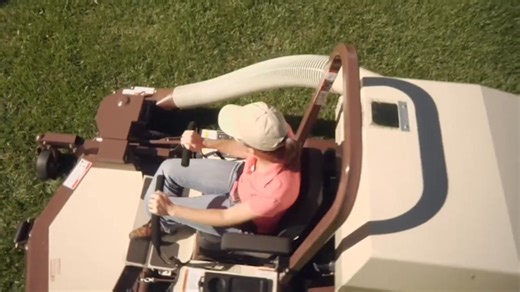 Get a professional, finished cut with the PowerVac Collection System! #GrasshopperMowers #YourNextMower #lawncarelife #lawncare #MowDay | Goos Implement