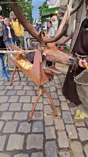 jaadui chacha ki potato cutter machine ( 🎥_@johannes_heinert )