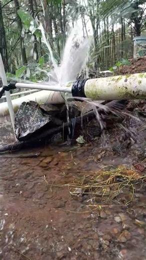 the sound of the water pipe breaking.short