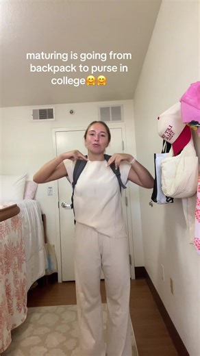 Top Reasons to Choose a Tote Bag for College