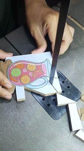 Precision Scroll Saw Cutting Skill #woodcraft #usa #satisfying #shorts