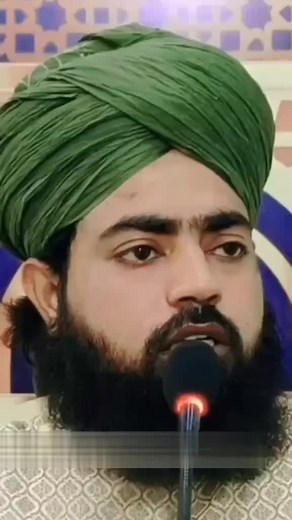 Elegant Fashion with a Green Turban