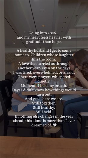 Daisy Cortes on Instagram: "Starting the 2nd FULL week of January.. officially 27 weeks pregnant 🤩🥹 I’m honestly overtaken by gratitude. Most just see the highlight reels and not what happens behind the screen.. and I know, it’s what I choose to show, and that’s because everyone is already dealing with life too. I want to add some light and positivity. As a mother, I’ve learned that the most meaningful seasons aren’t measured by milestones or plans, but by what stayed standing when everything 