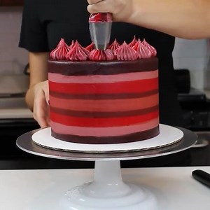32K views · 1.3K reactions | As simple as beautiful! See more: https://www.youtube.com/c/CakePie | Sweet Bakery | Facebook