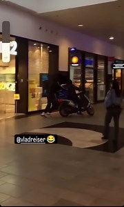 Youtuber records live mall robbery & shooting