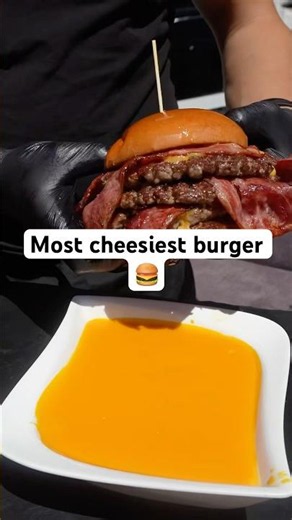 Popular cheeseburger 🍔 #burger #fastfood #trending #food #foddielover #viralfood #cheese #recipe