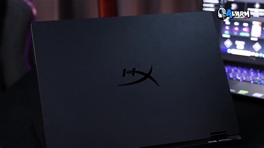 สรุปให้เคลียร์! Notebook HyperX หรือ HP OMEN กันแน่? Alarm EP.1 หลายคนเรียกรุ่นนี้ว่า “Notebook HyperX” แต่จริง ๆ แล้วมันคืออะไรกันแน่? . ในคลิปนี้เราจะพาไปดูที่มาที่ไป ทำไมถึงเรียก HyperX Notebook แล้วตำแหน่งของแบรนด์ HyperX กับ HP OMEN ในตลาดเกมมิ่ง กลยุทธ์การคอลแลปแบรนด์ที่ทำให้เกิดกระแส แล้วสุดท้าย…มันต่างจาก OMEN ปกติยังไง? ใครเป็นสาย Gaming Notebook หรือกำลังเล็งรุ่นนี้อยู่ ห้ามพลาด | AdviceClub