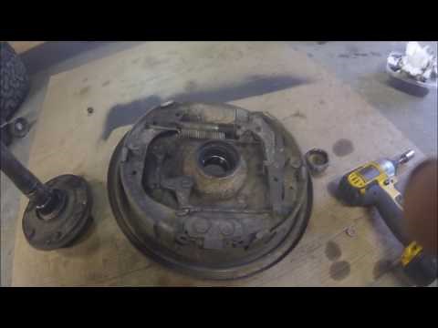 Replacing 1987 Toyota 4Runner Rear Wheel Bearings and Differential.