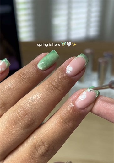the prettiest spring set 🧚🏻🌸🤍✨ using all @the_gelbottle_inc products - 019, pastel v001, that girl magnetic daisy #springnails #nailinspo #nailartvideos #prettynails #nailart
