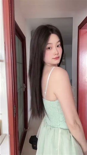 Sisters come and try this wig. It looks super beautiful when paired with New Year s clothe