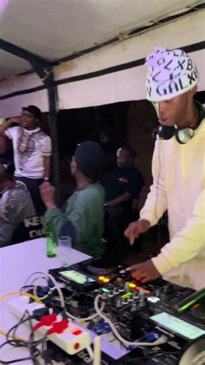 #amapiano #dj khoza #fyppppppppppppppppppppppppppppppppppppシ🥰 #highlight #fypage mixing ?100/10.❤️🌟