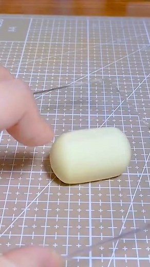 Create Adorable Clay Cupcake Art with This Tutorial