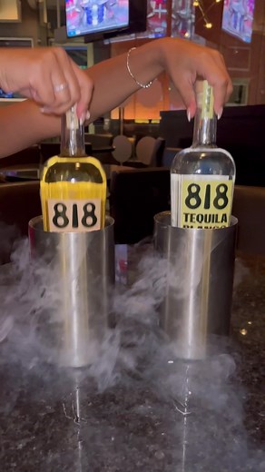 LOCO FOR COCO🤪🥥 #Moxies #Restaurant #Kendall #KendallJenner #Kardashians #818 #drink818 #Tequila #Cocktail #CocoRira #MoxiesMoments