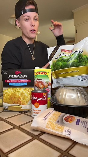 Come cook with LB #laurensloyals #chickencassarole | Chicken Casserole With Red Lobster Biscuits
