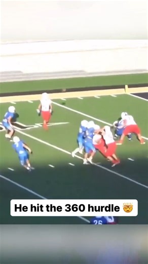 I’ve never seen this before 👀 (🎥: @hudl) | CBS Sports