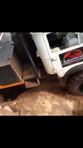 Full Mercedes-Benz Unimog U 404 Action in Brasil!💪🤩 📷 For more follow @unimog.mogli404 on Instagram! #4x4 #awd #daimlertrucks #mercedes #mercedesbenz #offroad #offroadtruck #unimog #unimogclubgaggenau #unimogcommunity #unimoglife #unimogmuseum #unimogpower #unimogs #unimogspecialtruck | Unimog Community - Alles rund um den Unimog & MB-trac