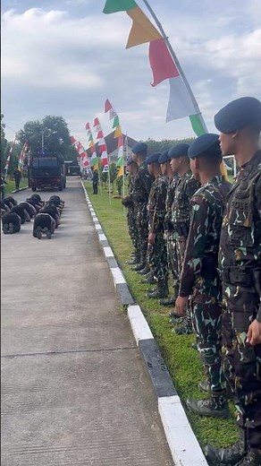 Menyaksikan tradisi kenaikan pangkat polisi