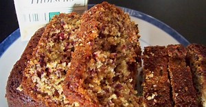 Cake aux fleurs d'hibiscus, amande et citron confit