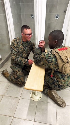 Arm wrestling ep:23 He was super strong😩 #military #armwrestling
