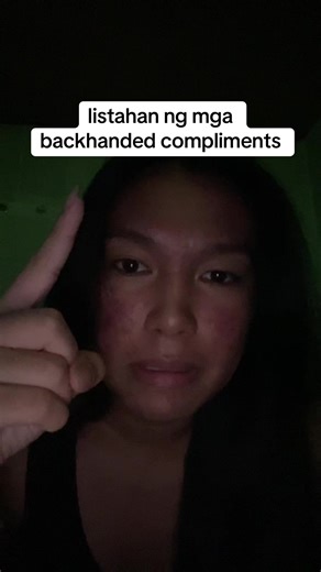 Paano Tumugon sa Backhanded Compliments