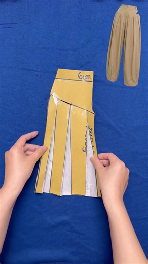 Pleated Pants Pattern Design Tutorial #sewing #diy #patterndesign