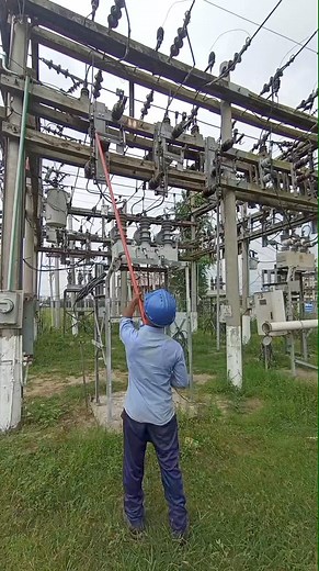 Sub-station blade operation time #electricalwork #electricity #Lineman #viralreelsfb #substation | Lineman24.com