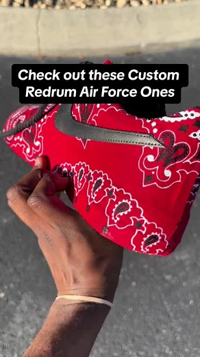 #twotouchcustom #angelusdirect #angeluspaint #angelusbrand #customkicks #customsneakers #customaf1 #customairforceones #atIcustomshoes #bestcustoms #sneakersro #sneakerhead #sneakernews #kotd #customforces #fyp #foryou #foryoupage #xrdvcustoms #pacman #custompacman #mspacman